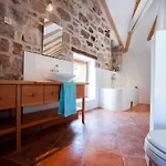 Authentic Stone House Kut * Vis