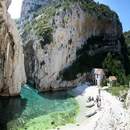 بيت للعطل Authentic Stone House Kut